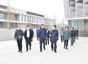 宜宾市市委常委、副市长李翔到校区调研体育场馆建设情况